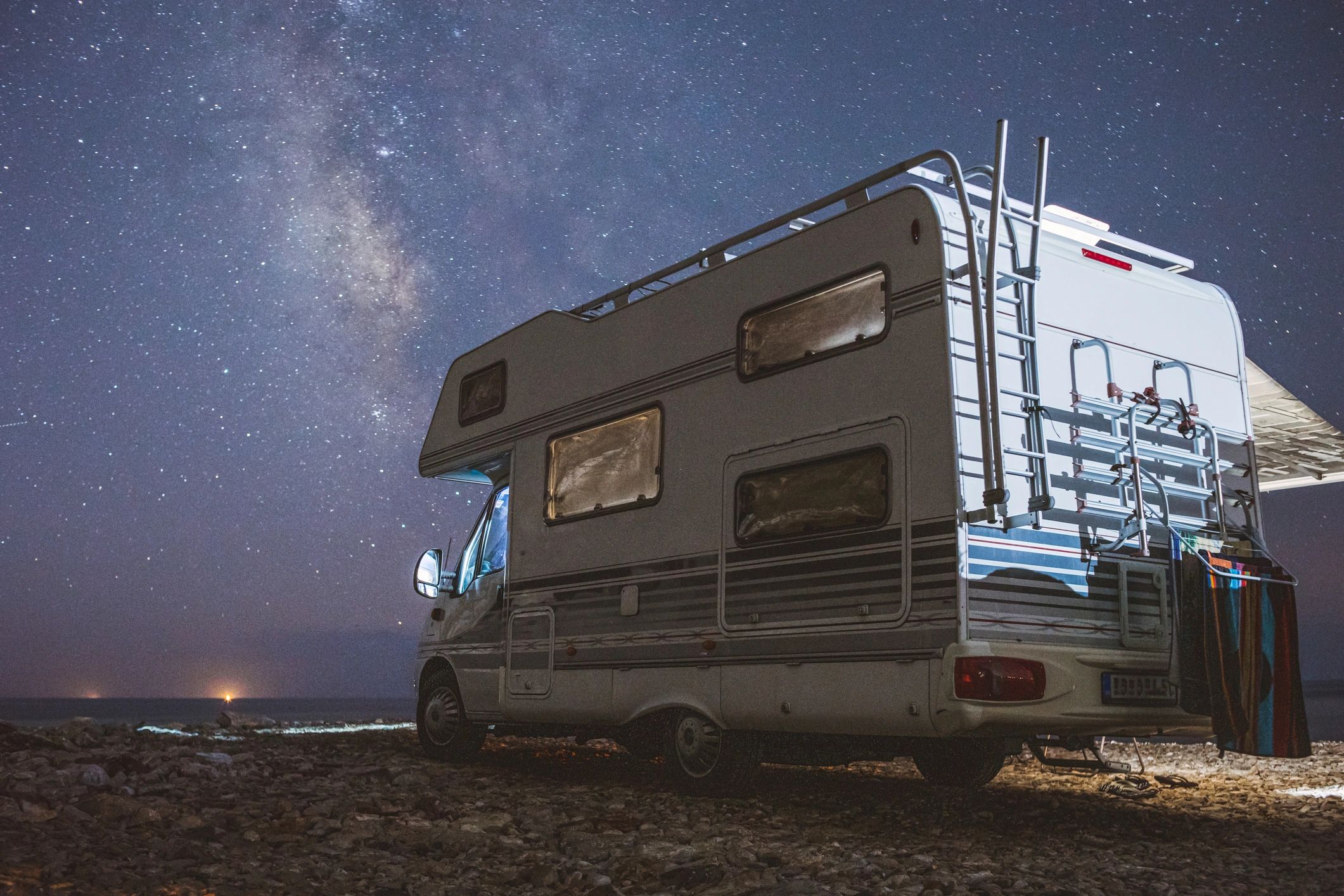 Useful motorhome travel items for easier setup