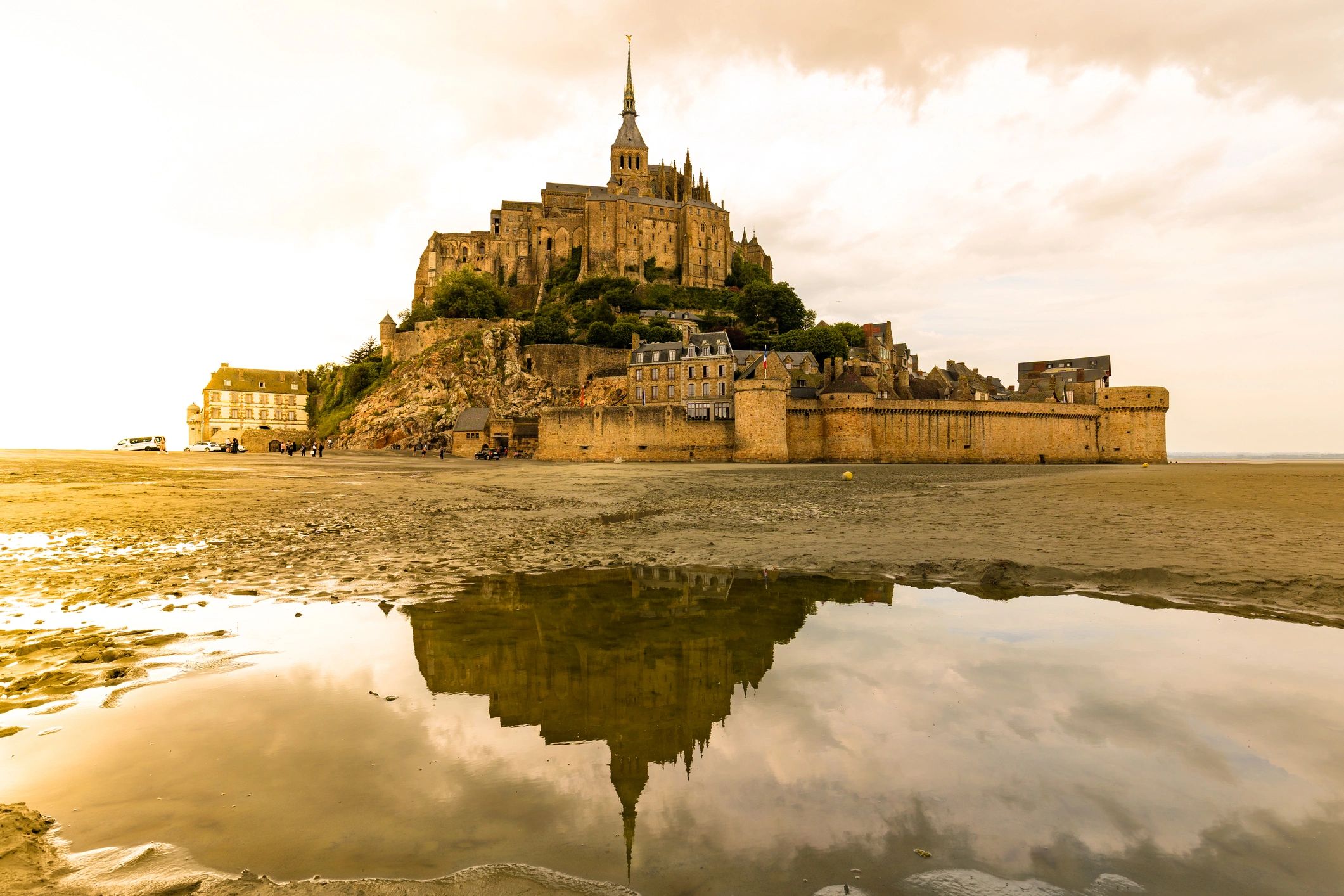Mont Saint-Michel reflection